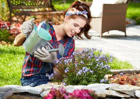 Payment and booking policy section for a gardening service